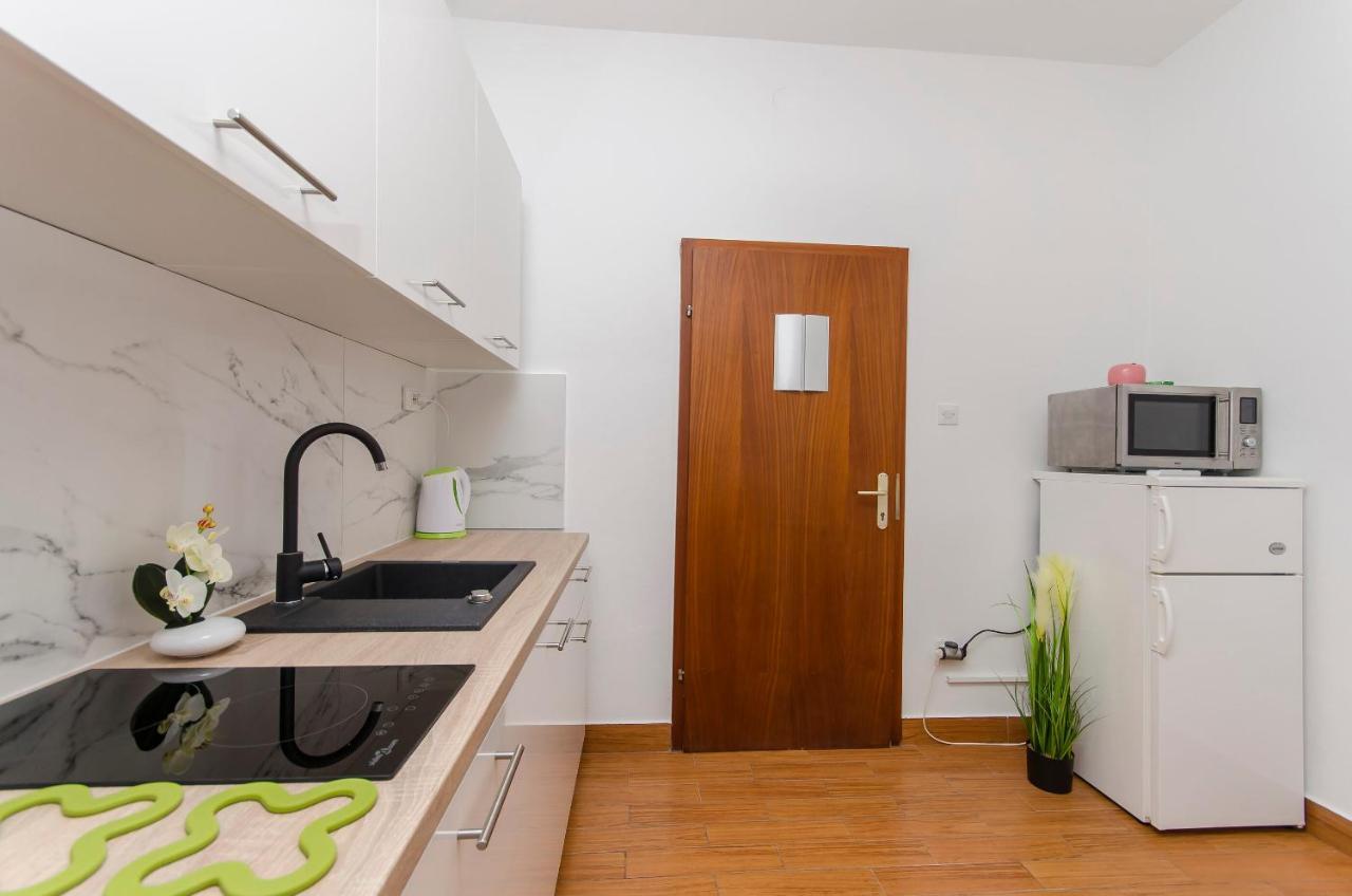 Apartments Katarina Pirovac Kültér fotó